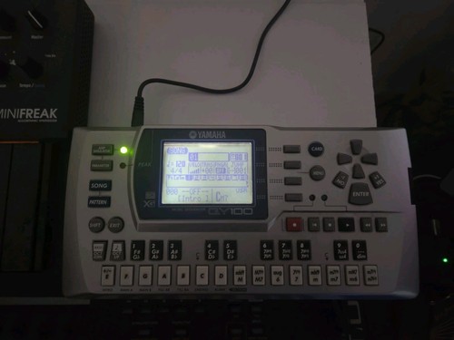 Yamaha qy100 portable - yamaha,