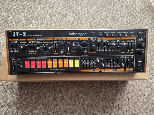 Behringer analog - jt-2,