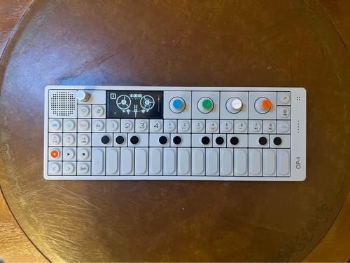 Teenage engineering 1 - teenage, op-1