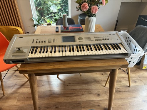 Korg triton 61 - korg,
