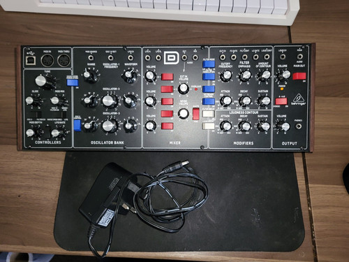 Behringer model analogue - behringer, d