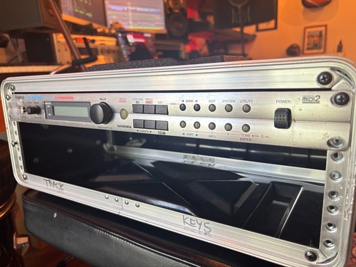 Roland 5050 synthesizer - xv-5050,